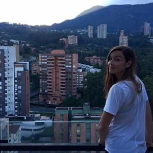 Meet your Posher, Christina